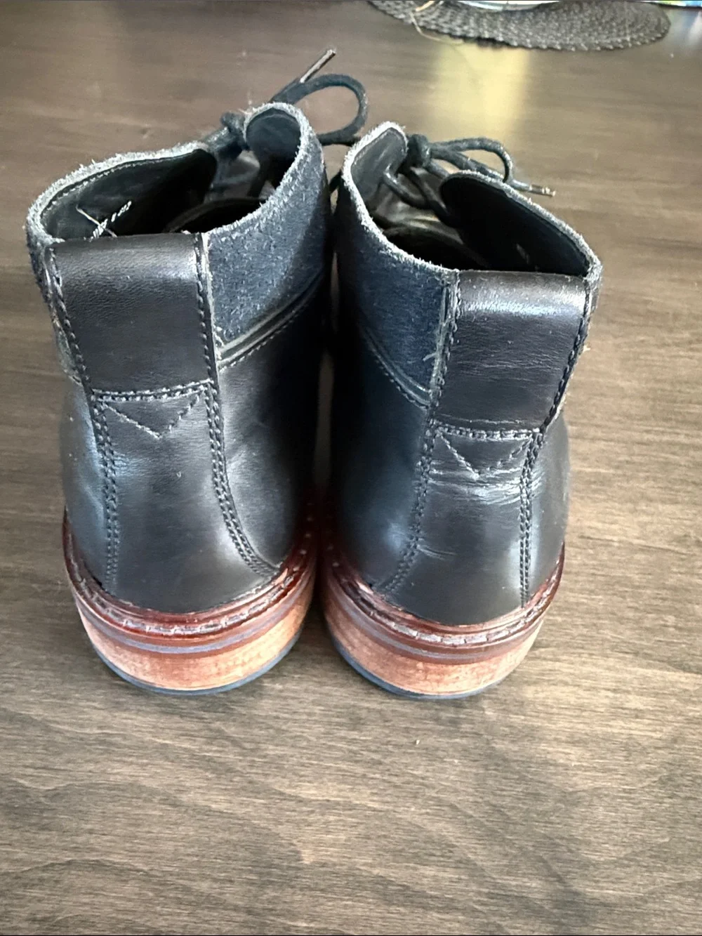 Cole Haan Nike Air Men's Black Leather Chukka Boots. Missing inner sole